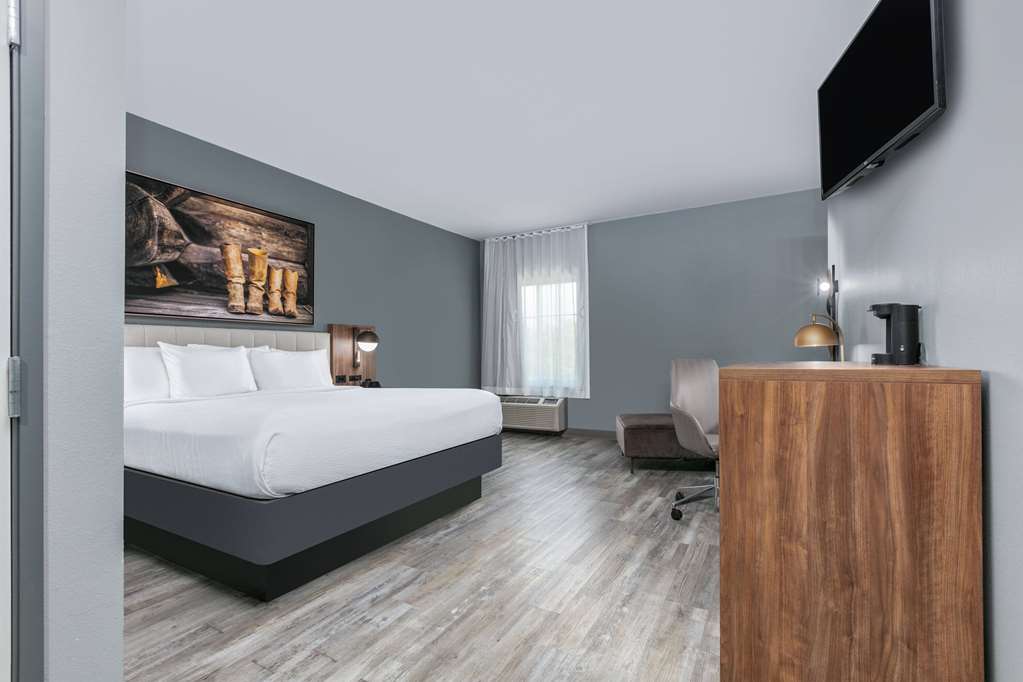 La Quinta Inn & Suites by Wyndham Decatur - photo 16