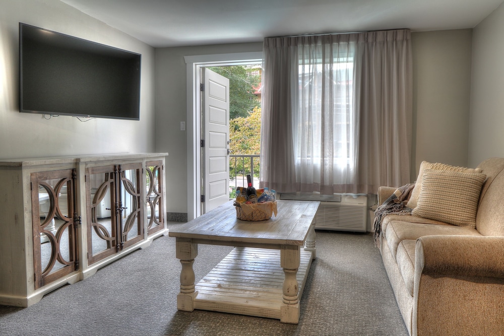 River Edge Inn - photo 33