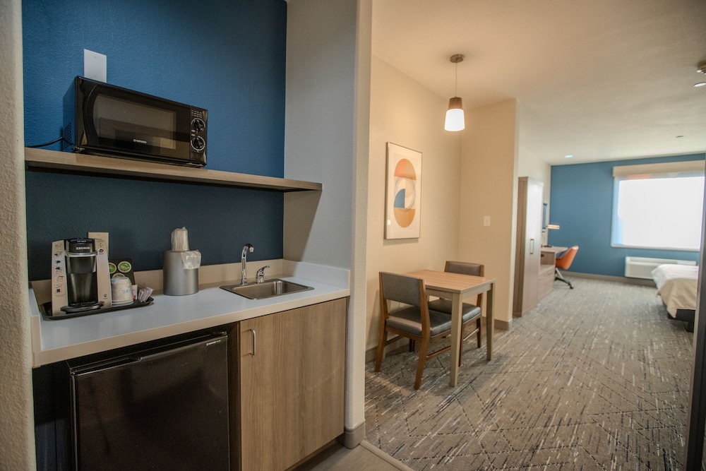 Holiday Inn Express Cleveland by IHG - photo 11