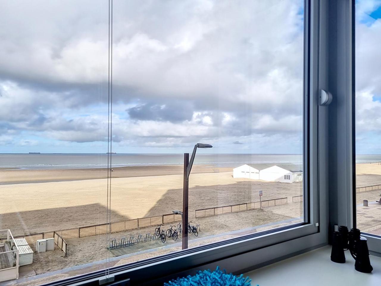 Luxe app Knokke Heist met strand cabine — 4-Star Luxury Hotel in Knokke-Heist, Belgium