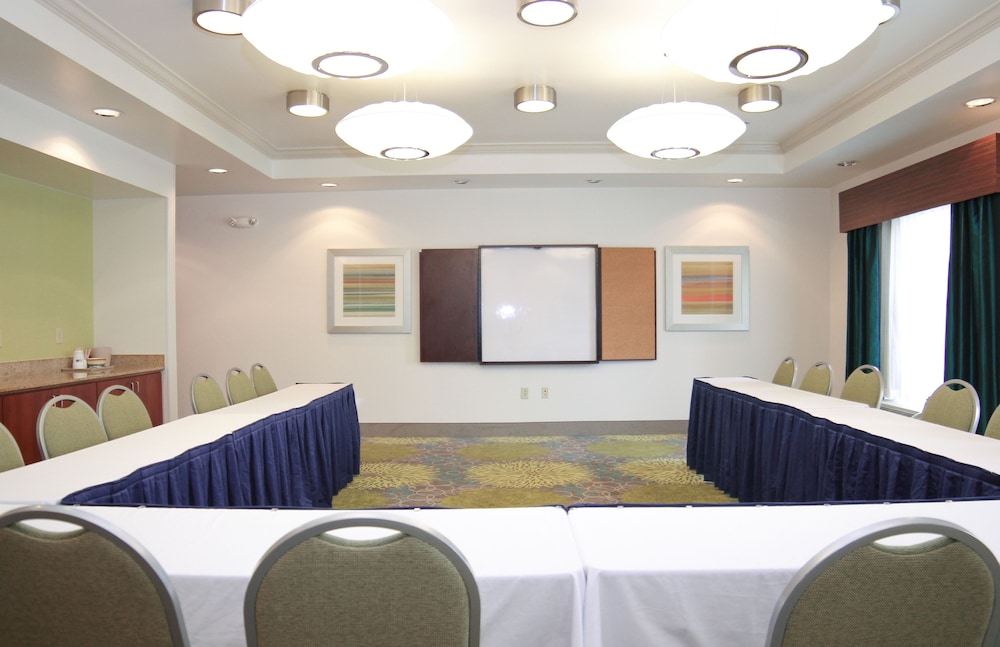 Holiday Inn Express & Suites Vicksburg by IHG - photo 62