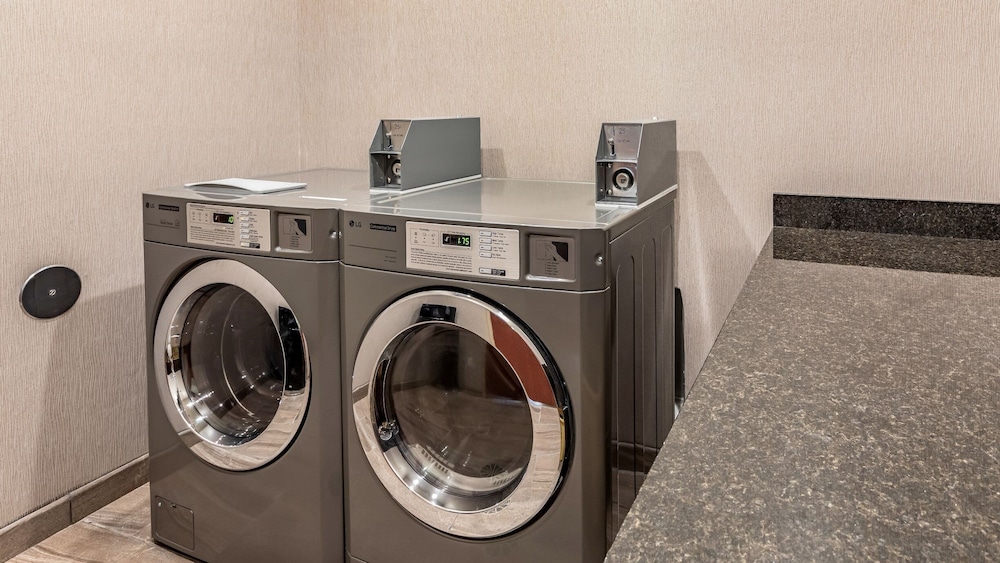 Cobblestone Hotel & Suites Hartford - photo 43