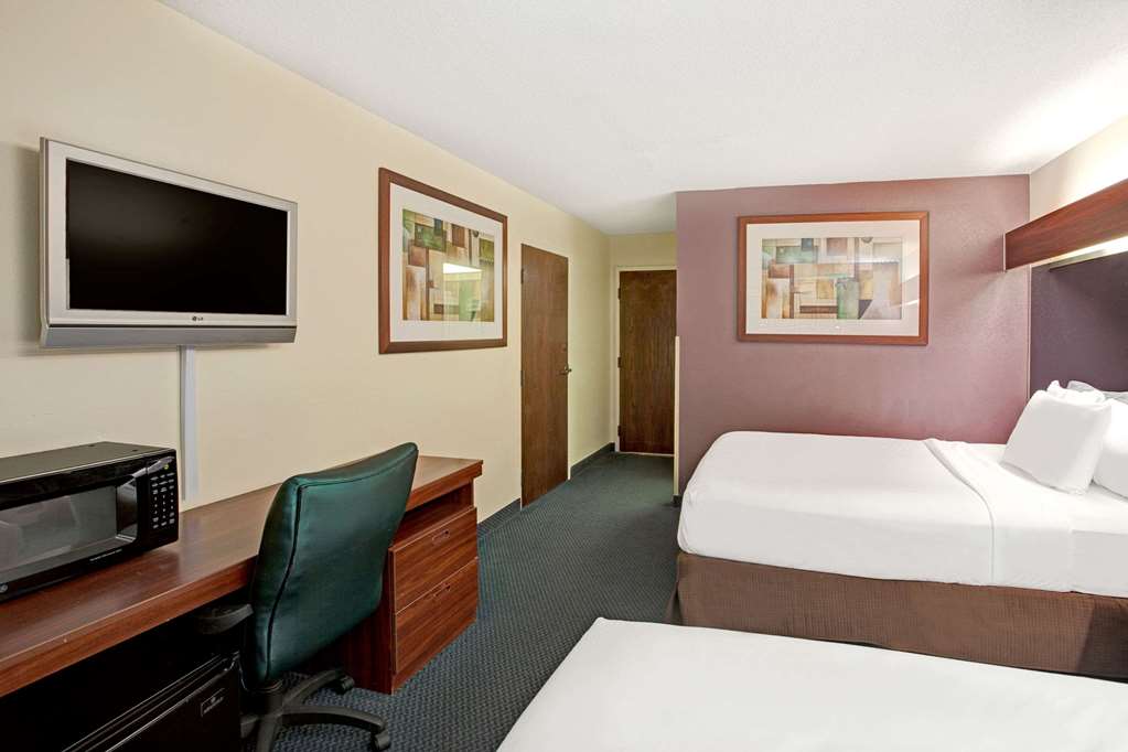 Microtel Inn by Wyndham Atlanta Airport - photo 12