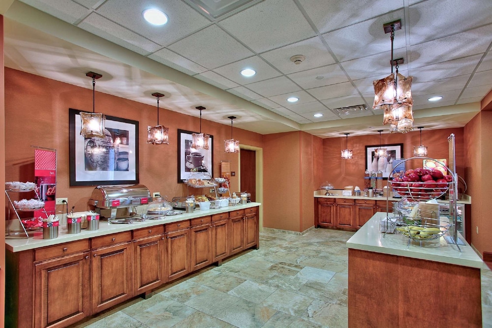Hampton Inn & Suites Scottsdale at Talking Stick - photo 28