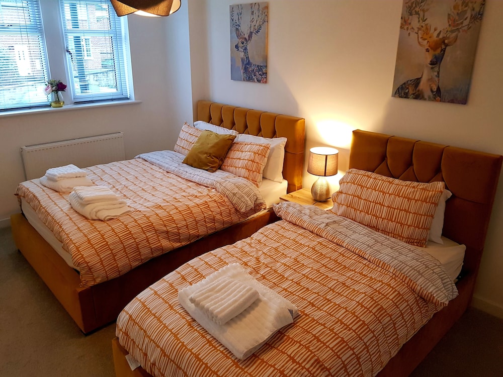 Homebird Property Epsom Apartment