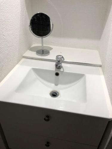 Studio Chaleureux Avec Piscine in Le Barcares, France