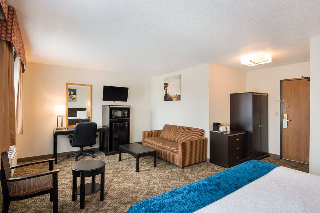 Best Western Mt. Pleasant Inn - photo 23