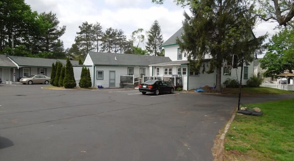 Emerald Isle Motel - photo 28