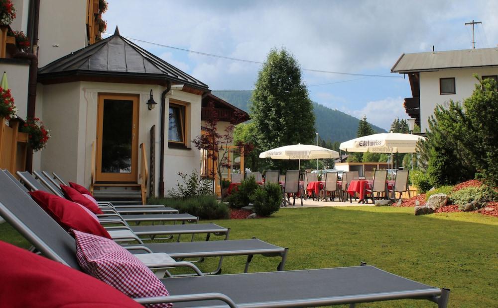 Sporthotel Xander — 4-Star Luxury Hotel in Leutasch, Austria