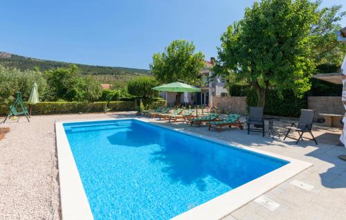 Cozy Home In Prolozac Donji With Wifi — 4-Star Luxury Hotel in Donji Prolozac, Croatia