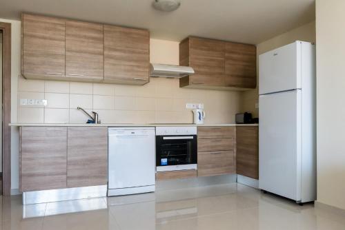 Zavos Marathon Beach Apartments