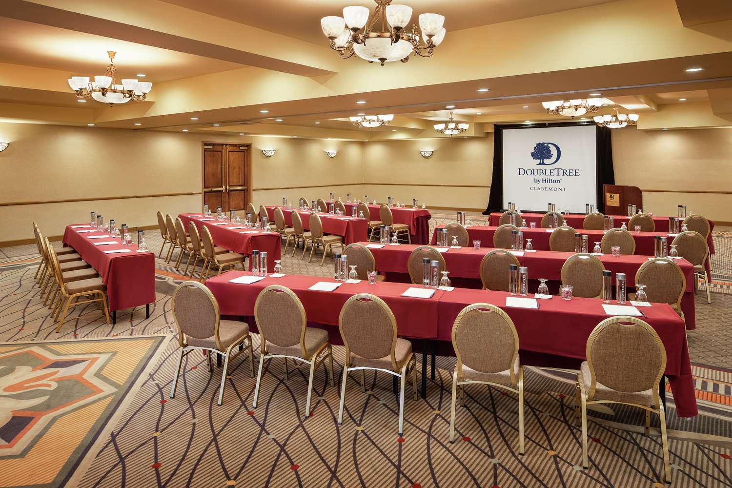 DoubleTree by Hilton Claremont - photo 32