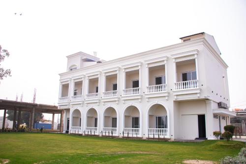 The Hidden Creek in Patiala, India