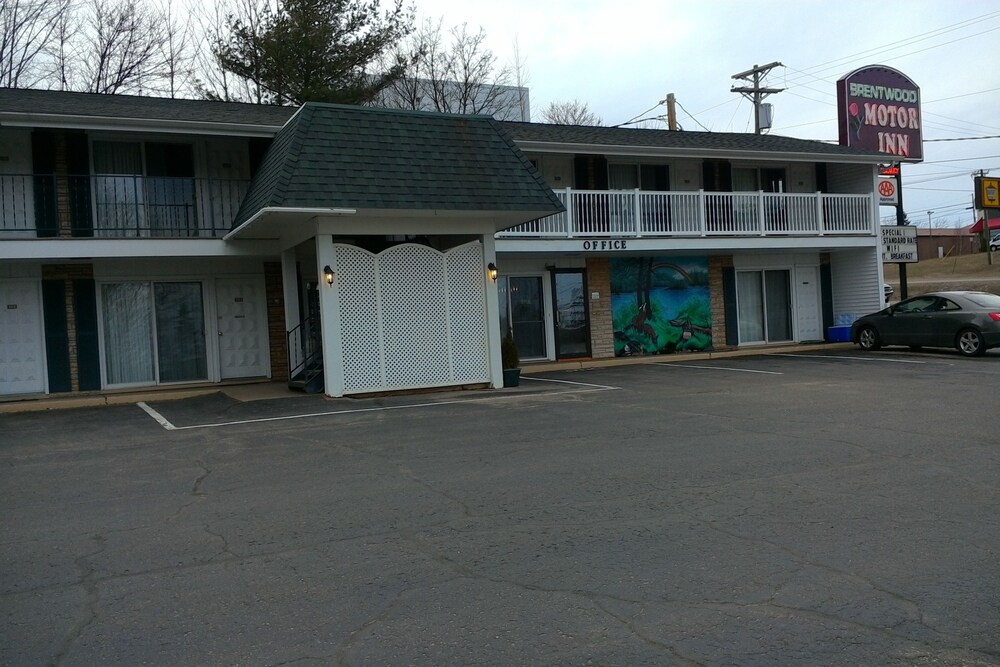 Brentwood Motor Inn - photo 43