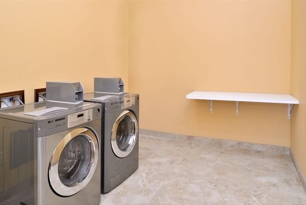 La Bonita Inn & Suites - photo 29