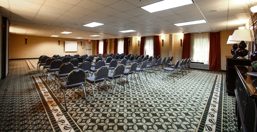 Holiday Inn Express Atlanta Emory University Area by IHG - photo 64