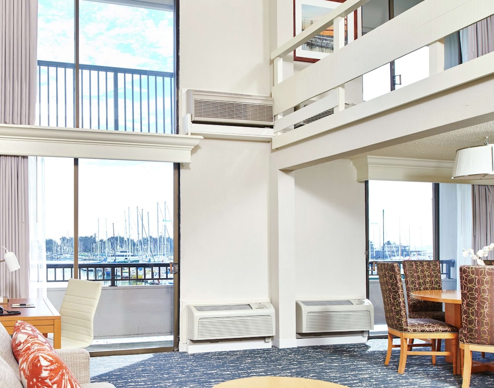 DoubleTree by Hilton Hotel Berkeley Marina - photo 27