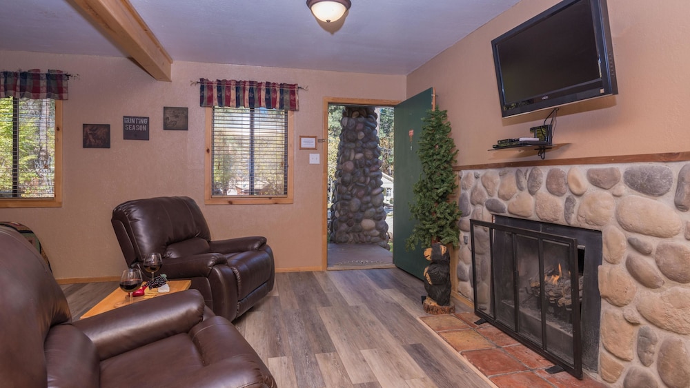 Upper Canyon Inn & Cabins - photo 86