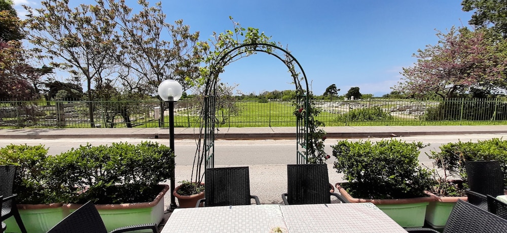 Appartamenti delle rose by BarbarHouse — 4-Star Luxury Hotel in Capaccio, Italy