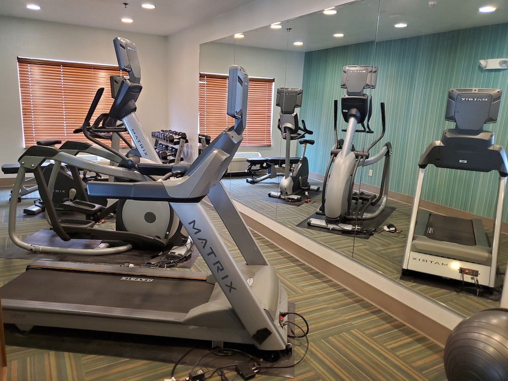 Holiday Inn Express & Suites Mattoon by IHG - photo 19