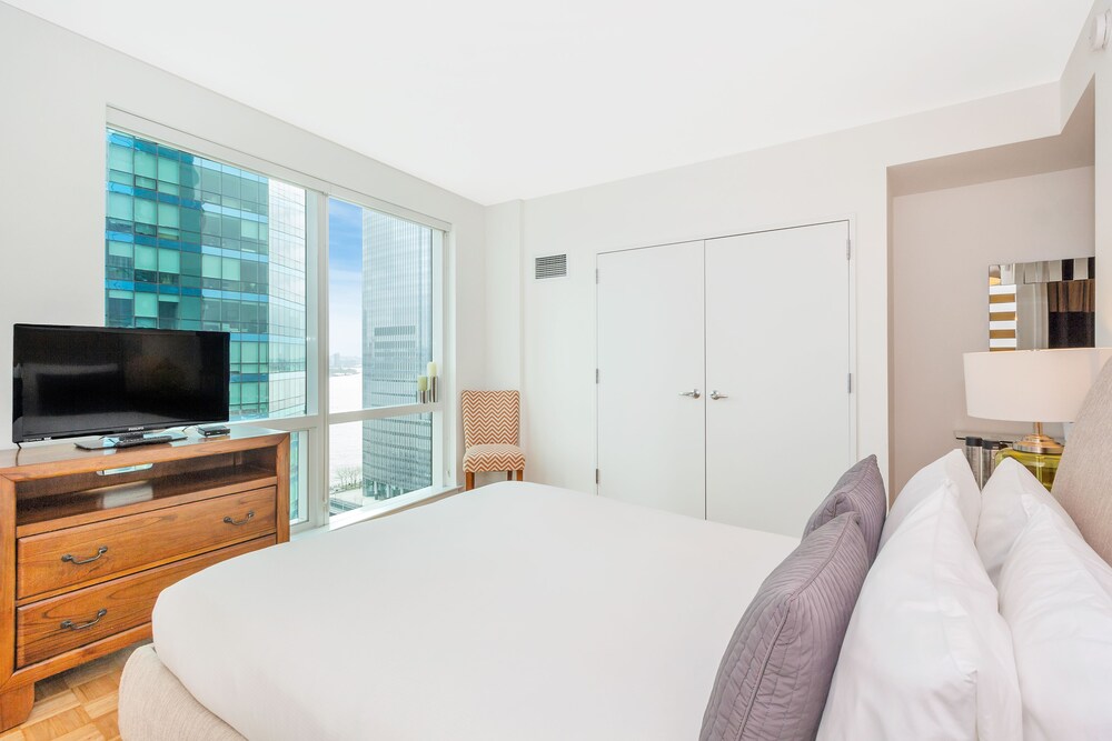 Dharma Home Suites JC at Paulus Hook - photo 12