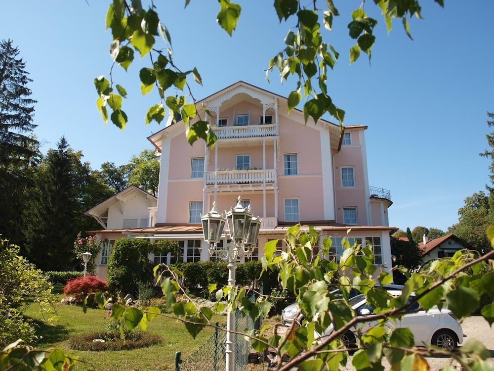 Hotel Villa Sisi — Pocking