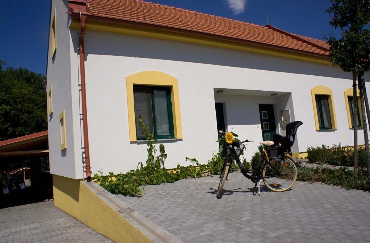 Apartmány U Zámečku — hotel in Hlohovec