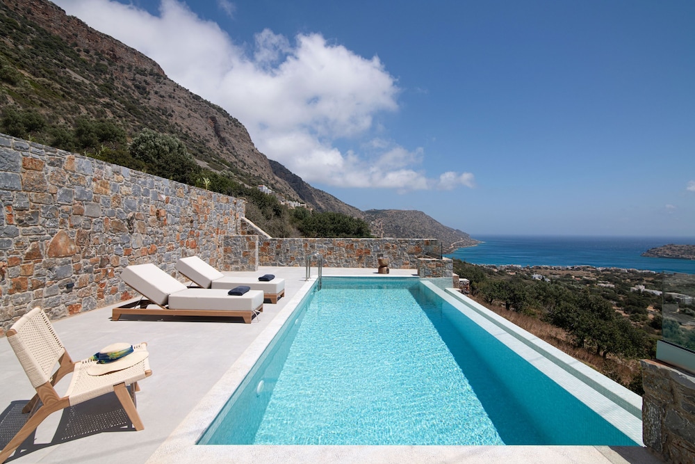 Ninemia Villa III in Crete — 4-Star Luxury Hotel in Agios Nikolaos, Greece