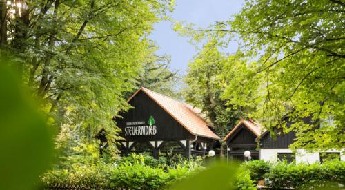 Restaurant & Logis Steuerndieb - carbon neutral hotel in Hannover