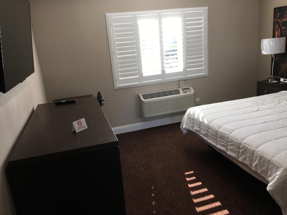 Vallejo Inn - photo 24