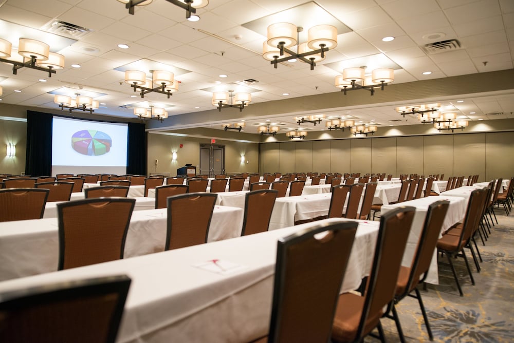 Crowne Plaza Suites MSP Airport Mall of America by IHG - photo 47