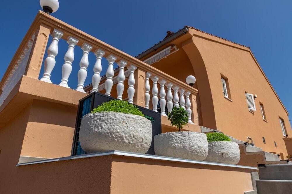Villa Akulica — 4-Star Luxury Hotel in Novalja, Croatia