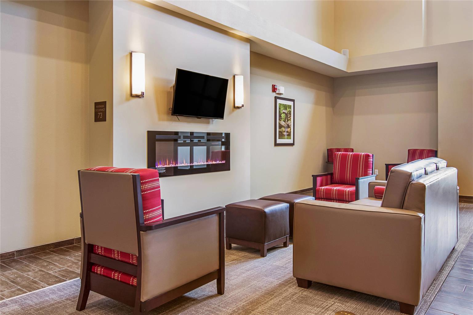 Comfort Suites Wooster near University Campus - photo 9