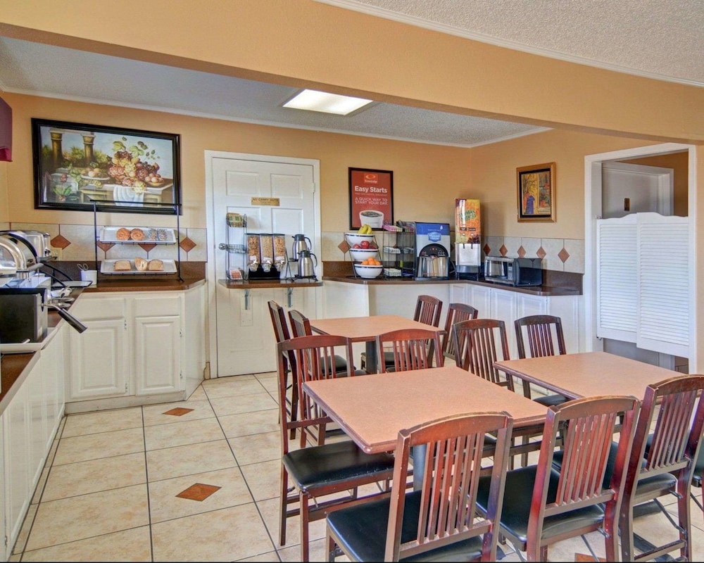 Super 8 by Wyndham Decatur Texas - photo 18