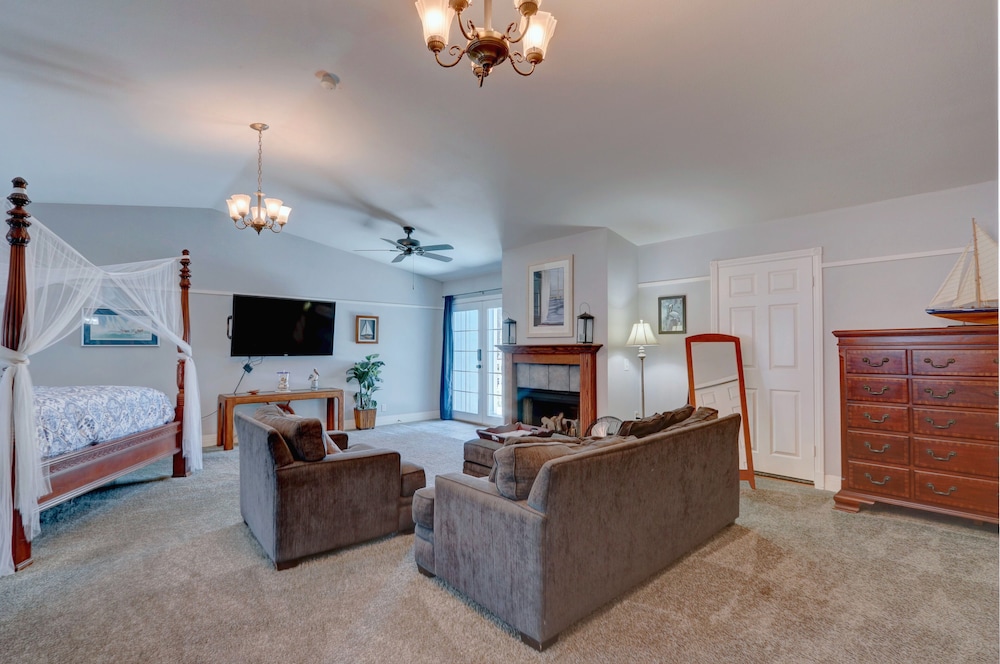 Pelican Cove Inn - photo 91