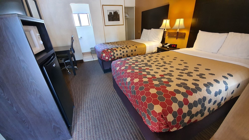 Rodeway Inn Flagstaff Downtown - photo 8