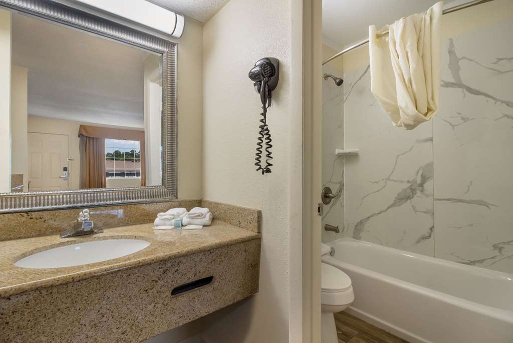 Suburban Studios Florence I 95 - photo 15