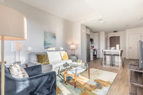 Lux Apt Downtown with Pool — 4-Star Luxury Hotel in Boston, United States