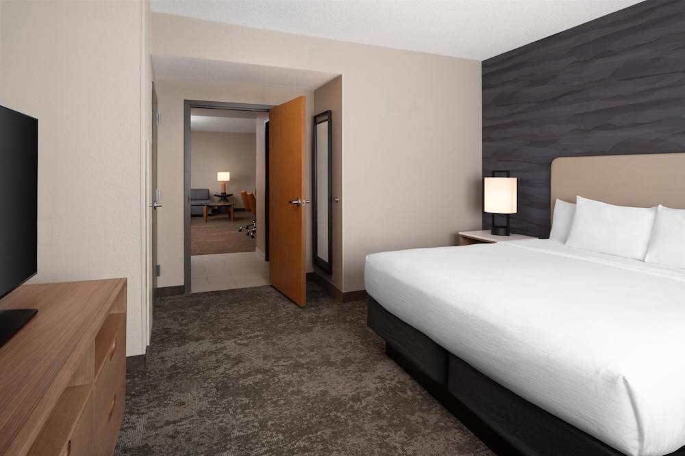 Embassy Suites by Hilton Charleston Airport Convention Ctr - photo 14