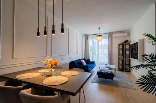 Flexible SelfCheckIns 66 Zagreb Loggia 80m2 New Luxury Garage 2 Bedrooms — 4-Star Luxury Hotel in Zagreb, Croatia