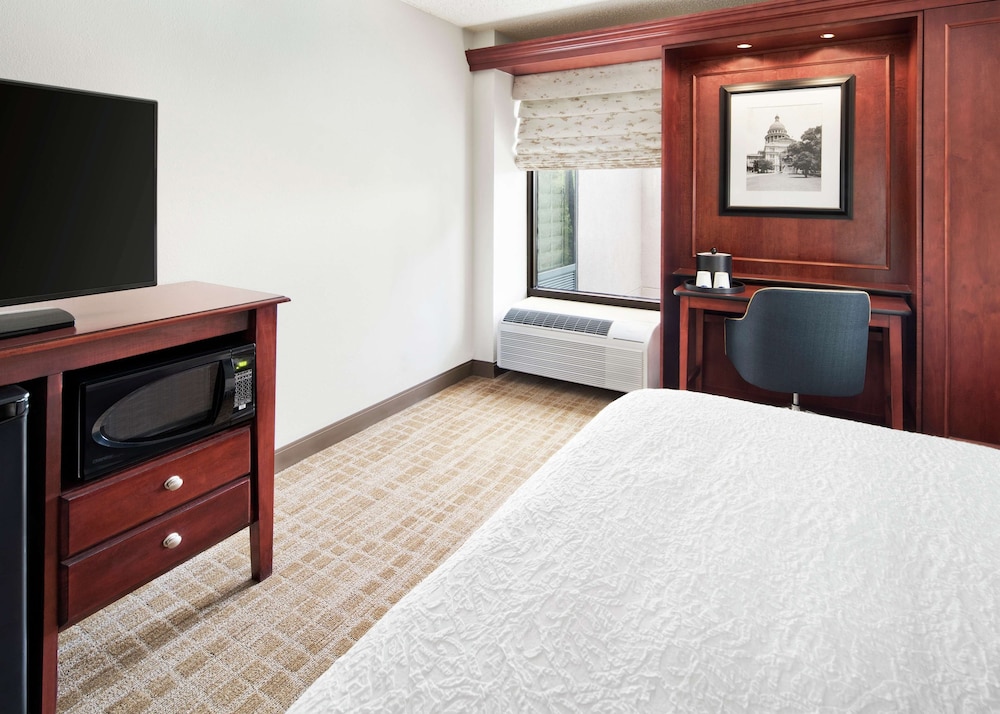 Hampton Inn Austin North @ I 35 & Hwy 183 - photo 5