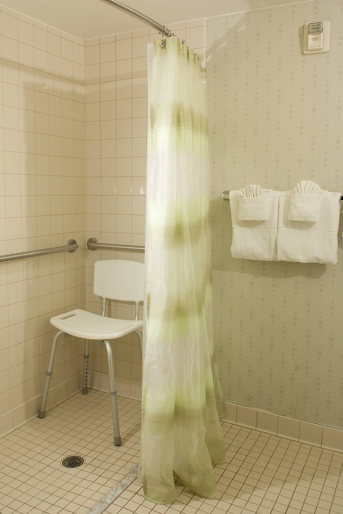 SpringHill Suites by Marriott Convention Center I drive - photo 9