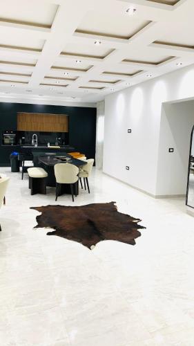 Holy City Gem Modern 4 Bedroom Apartment in Kairwan or Al Qayrawān — 4-Star Luxury Hotel in Kairouan, Tunisia