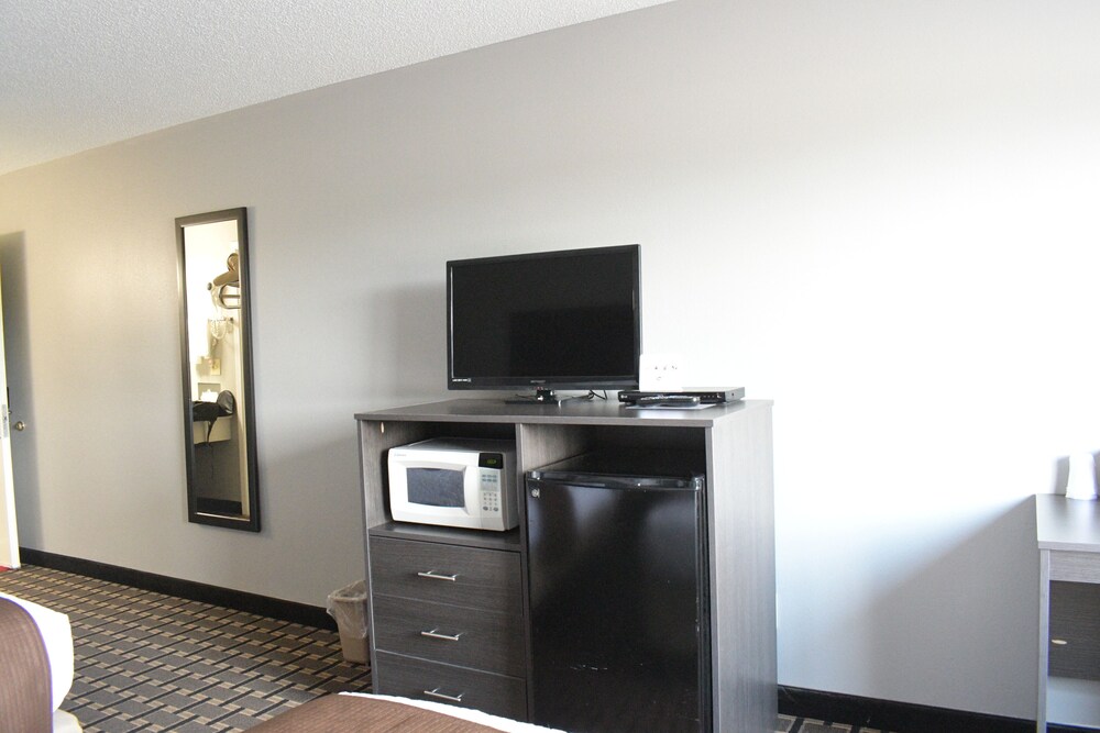 Adams Inn - photo 18