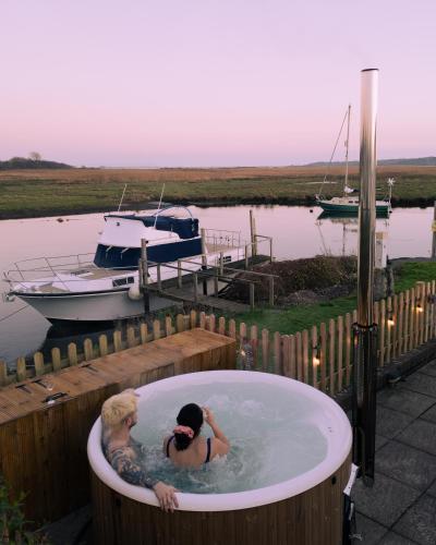 Hot Tub With A View Christchurch Harbour in Christchurch, United Kingdom