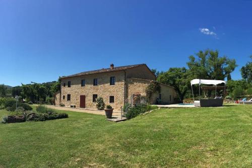 Panoramic View From Stone Apartment Pool And A C — 4-Star Luxury Hotel in Montevarchi, Italy