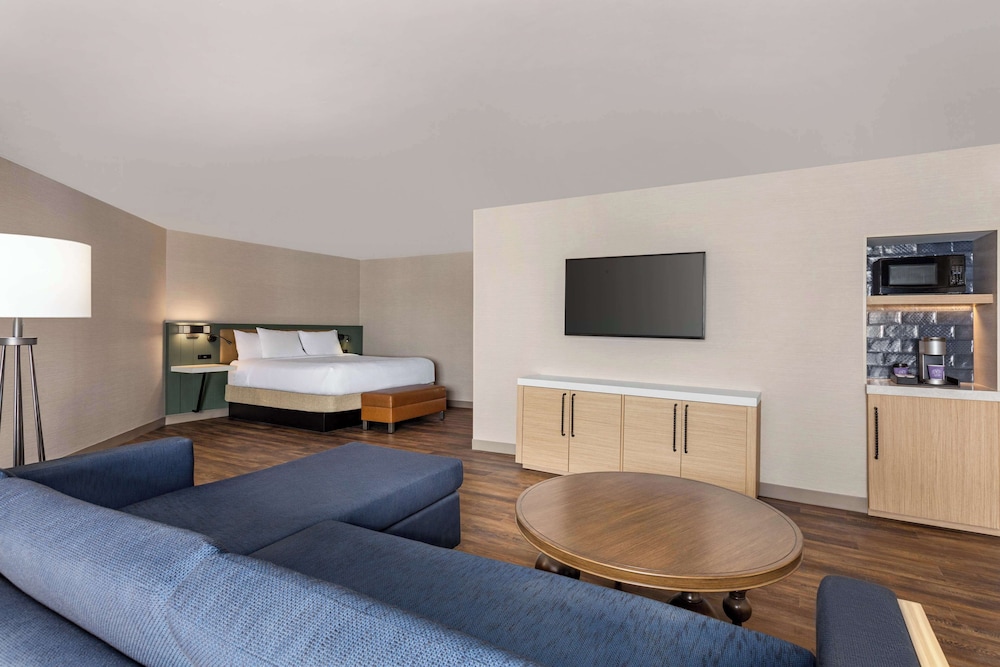 Hilton Garden Inn Monterey - photo 38