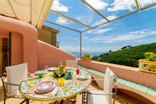 Casa Di Zia Rosaria Sea View — 4-Star Luxury Hotel in Vietri Sul Mare, Italy