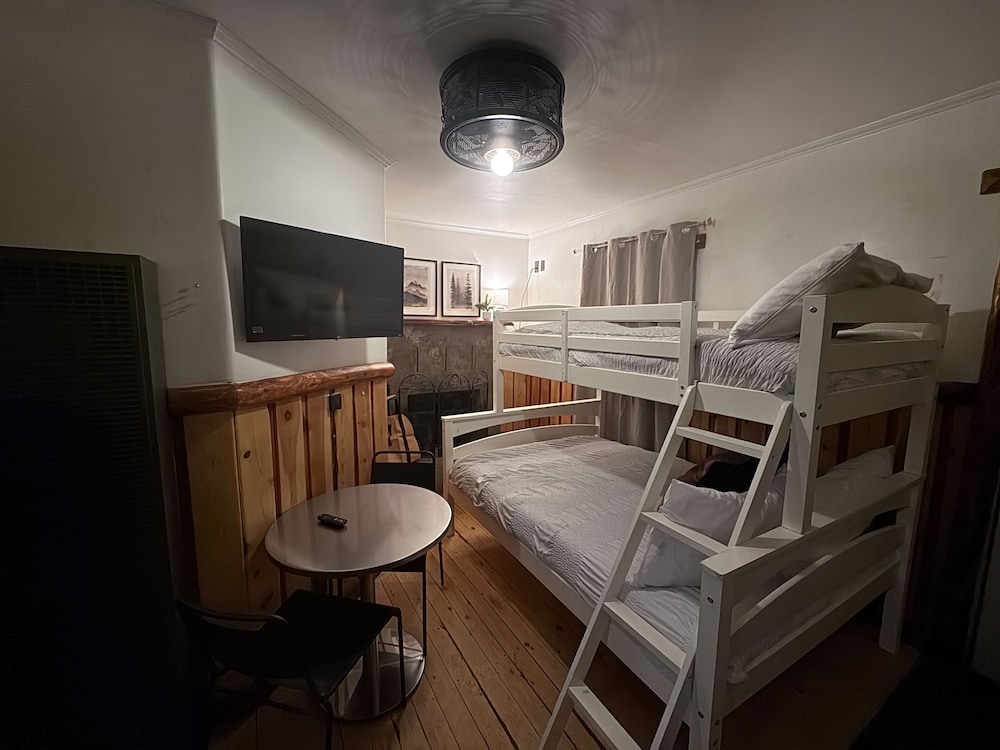 Three Pines Cabins Lodge - photo 44