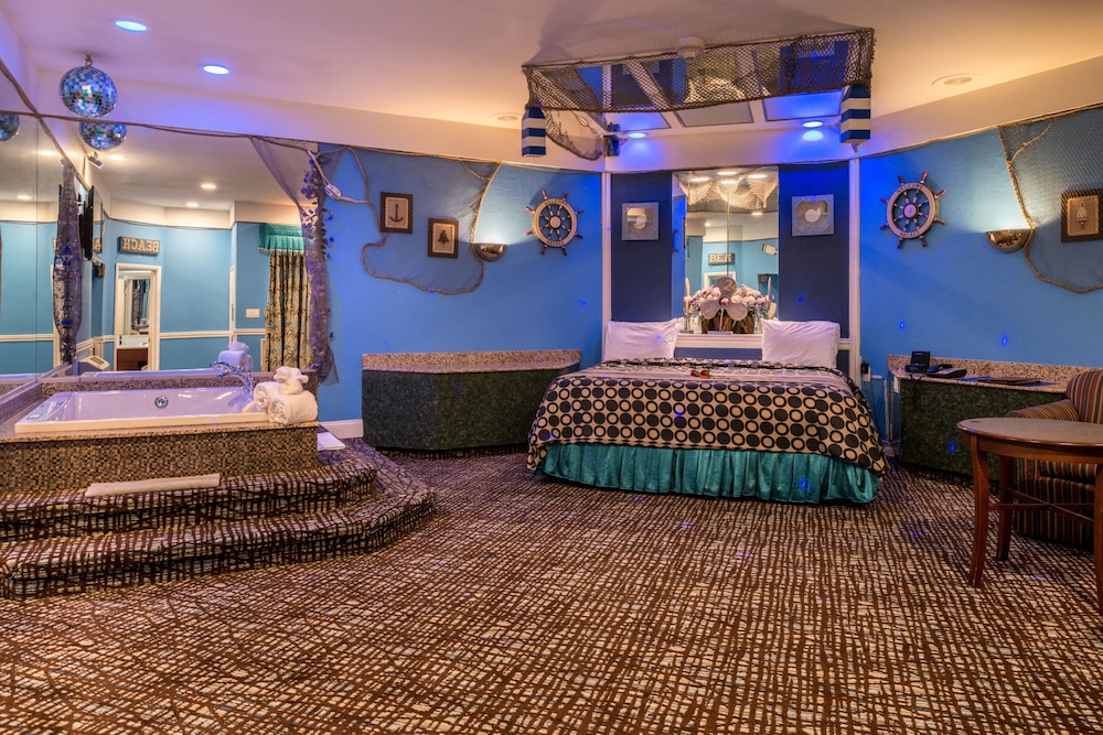 Inn of the Dove Romantic Suites with Jetted Tub & Fireplace - photo 35